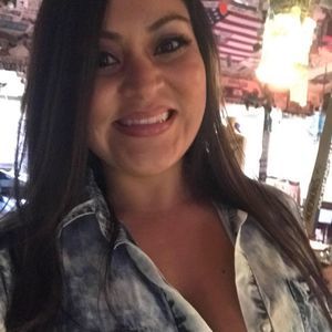 Meet your Posher, Raquel